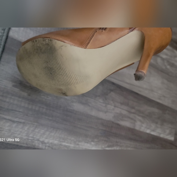 Steve Madden Camel open toe bootie sandals. Size 6.5 - Picture 7 of 7